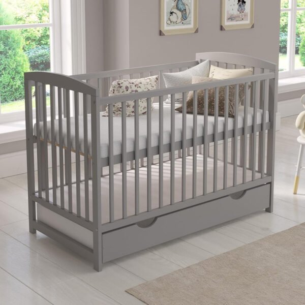 Love For Sleep Babybett 120x60 cm mit Matratze & Schublade, höhenverstellbares Kinderbett aus Kiefernholz, Grau